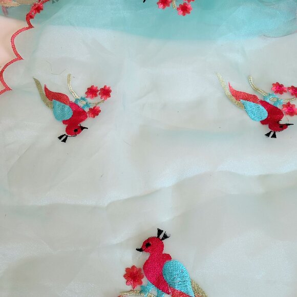 Large scarf or sari organza nylon material with embroidered birds. - Picture 6 of 12